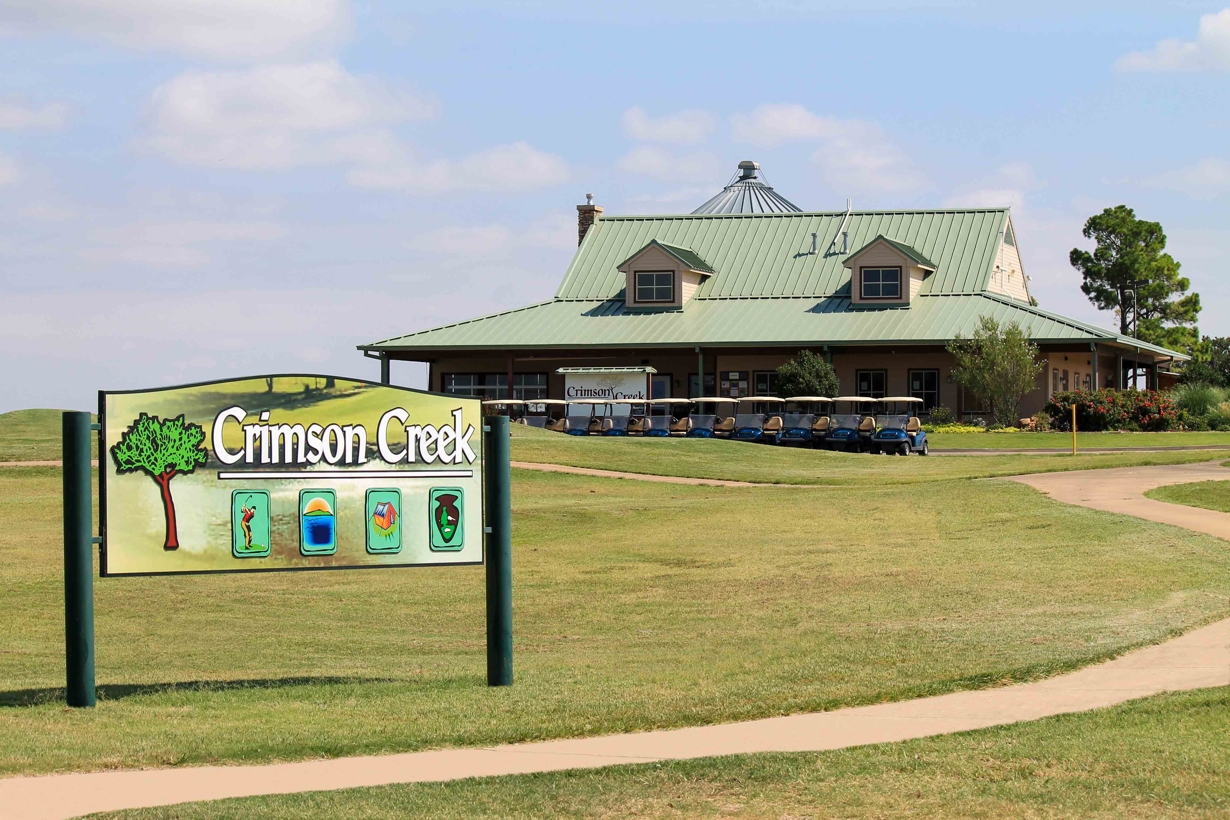 Crimson Creek Golf Course Sign and Club House